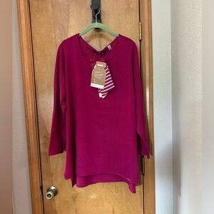 Women's Burgundy long sleeve light weight sweater top with stripped socks